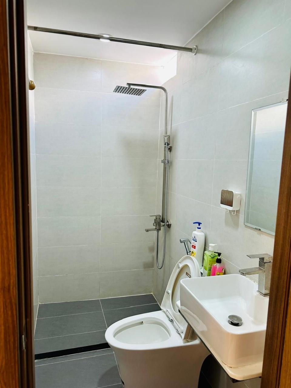 B786 Airport Apartment Хошимін Екстер'єр фото
